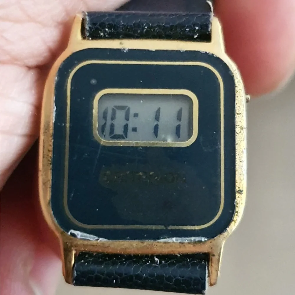 🦋10/$20🦋 Lot of 4 Women's Watches #4